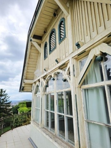 Eladó családi ház, Pécsett 129.9 M Ft, 5 szobás