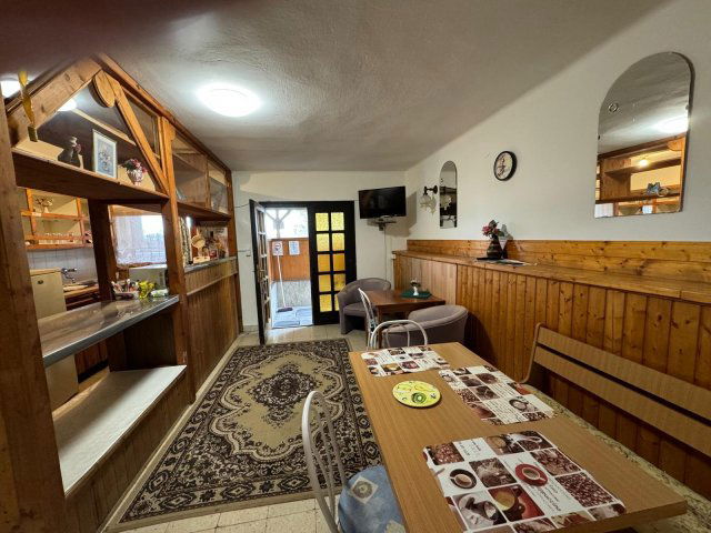 Eladó családi ház, Alsópáhokon 89 M Ft, 7 szobás