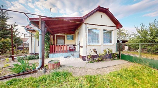 Eladó családi ház, Nagyhalászban 27.9 M Ft, 2 szobás