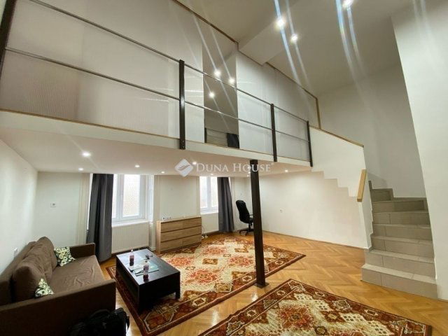 Eladó téglalakás, Budapesten, VI. kerületben 89.9 M Ft, 1 szobás