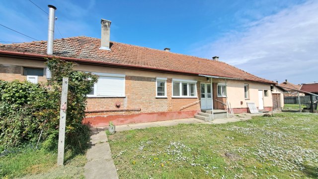 Eladó családi ház, Gyulán 28 M Ft, 3 szobás