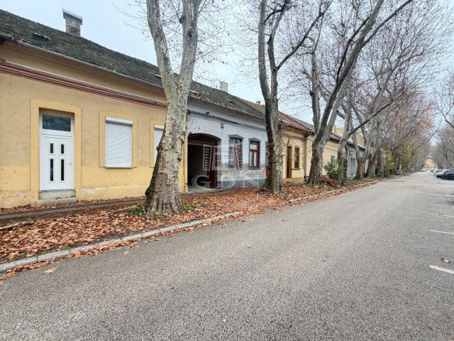 Kiadó téglalakás, albérlet, Székesfehérvárott 200 E Ft / hó