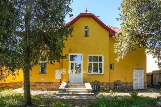 Eladó családi ház, Dunakeszin 149.9 M Ft, 4 szobás