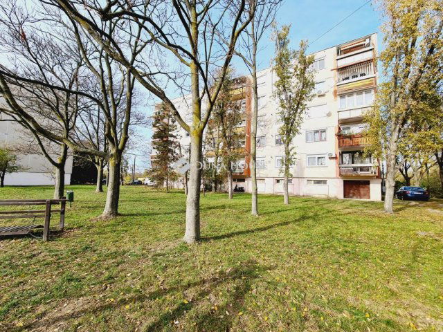 Eladó panellakás, Békésen 12.9 M Ft, 2 szobás