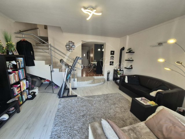 Eladó sorház, Kozármislenyen, Jácint utcában 100 M Ft, 3 szobás