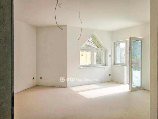 Eladó családi ház, Székesfehérvárott 179 M Ft, 10 szobás