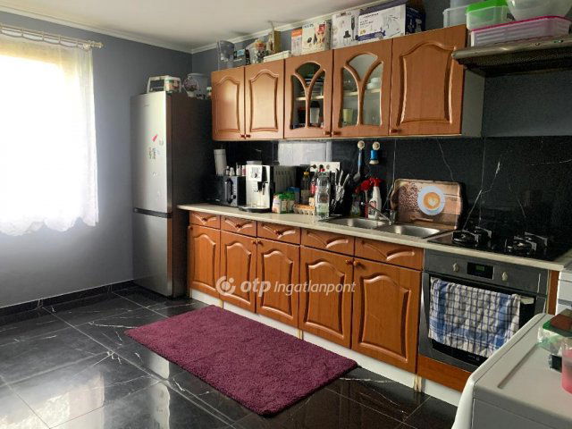 Eladó családi ház, Szabadszálláson 16.5 M Ft, 3 szobás