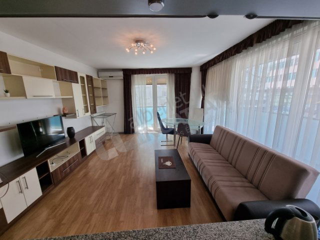 Eladó téglalakás, Budapesten, VIII. kerületben, Corvin sétányon