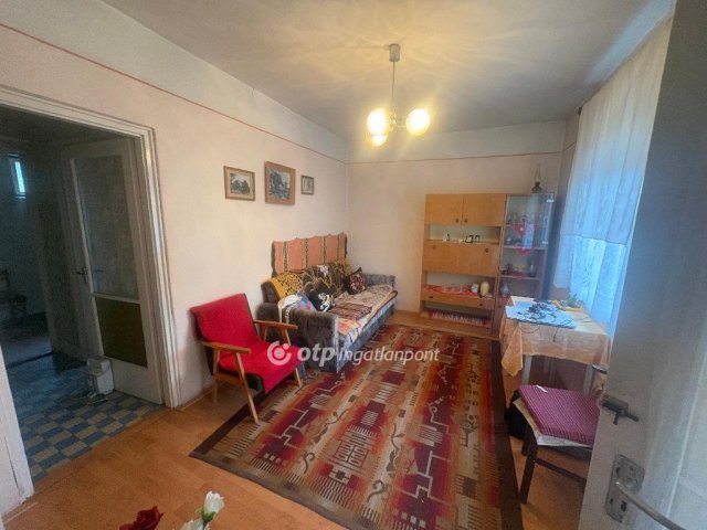 Eladó családi ház, Csongrádon 19.5 M Ft, 3 szobás
