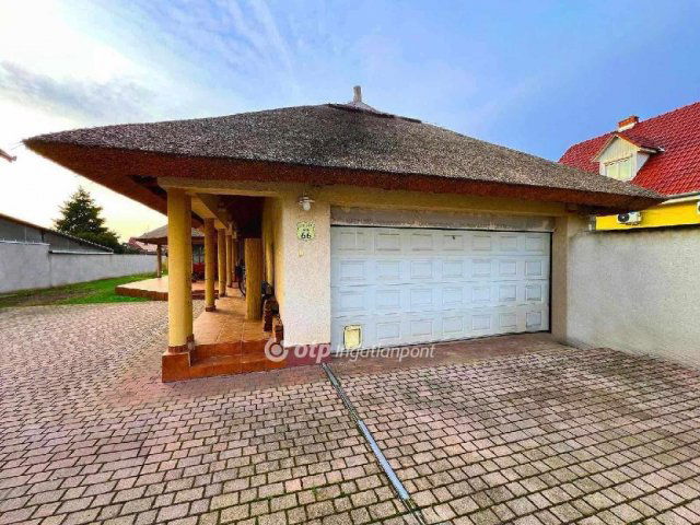 Eladó családi ház, Kecskeméten 89 M Ft, 3 szobás