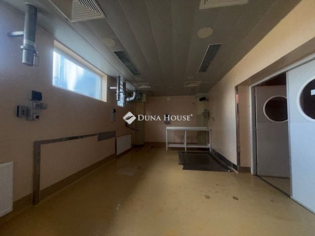 Eladó ipari ingatlan, Vecsésen 239 M Ft / költözzbe.hu