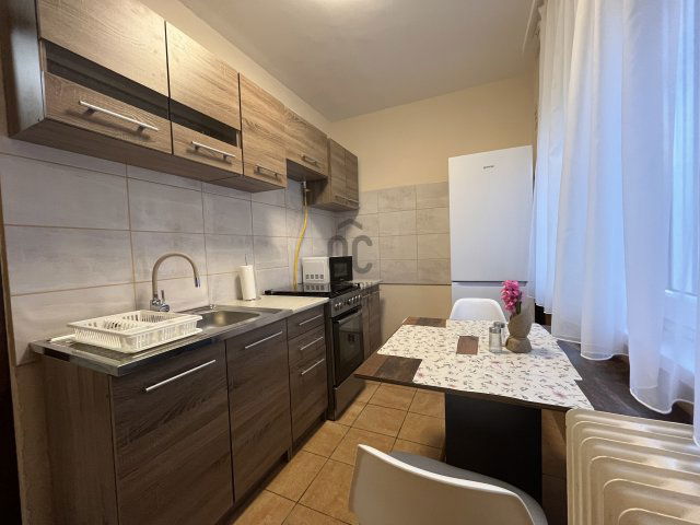 Kiadó panellakás, albérlet, Debrecenben 250 E Ft / hó, 3 szobás