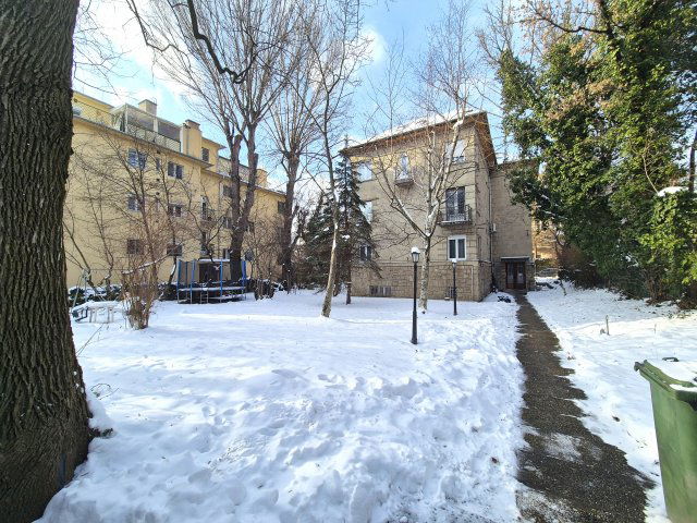 Eladó téglalakás, Budapesten, II. kerületben, Júlia utcában