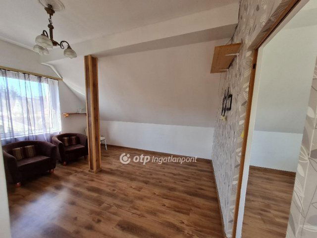 Eladó téglalakás, Gödöllőn 34.5 M Ft, 1+2 szobás