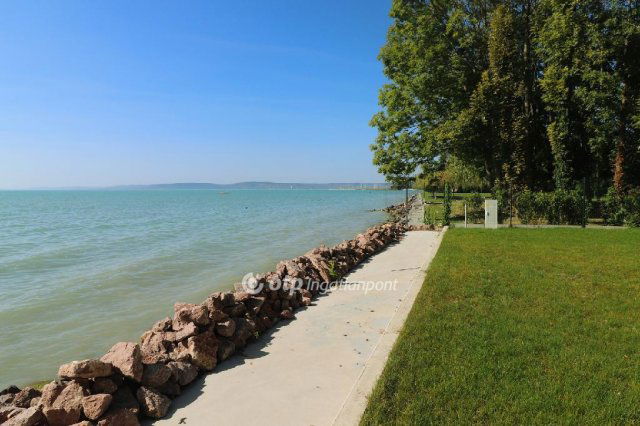 Eladó téglalakás, Balatonakarattyán 249 M Ft, 3 szobás