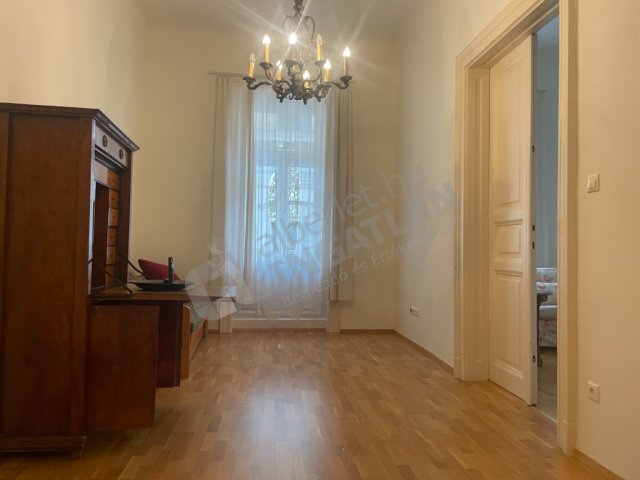 Kiadó téglalakás, albérlet, V. kerületben, Molnár utcában