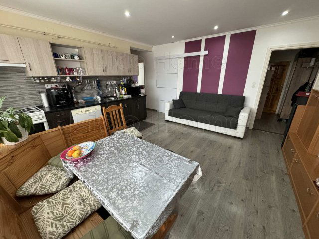 Eladó téglalakás, Siófokon 66.9 M Ft, 3+1 szobás