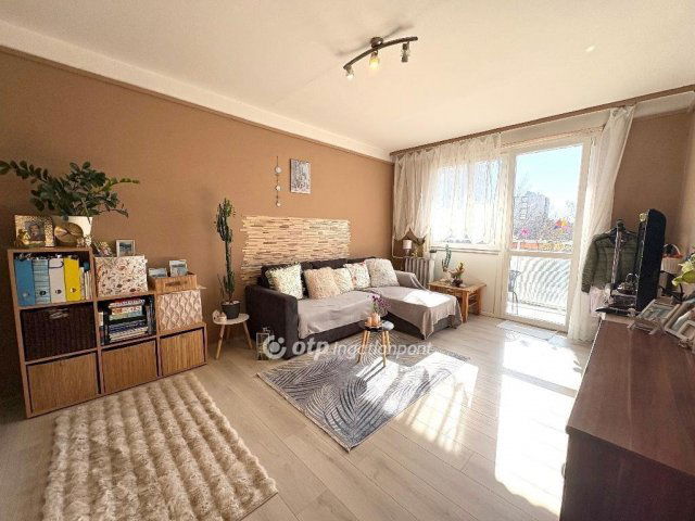 Eladó panellakás, Miskolcon 24.99 M Ft, 1+1 szobás