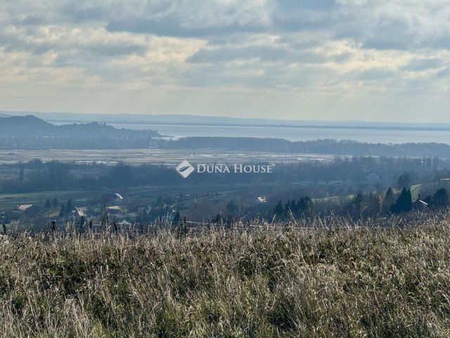 Eladó telek, Lesencefaluban 149.9 M Ft / költözzbe.hu