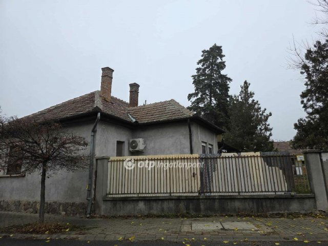 Eladó családi ház, Veresegyházon 128 M Ft, 6 szobás