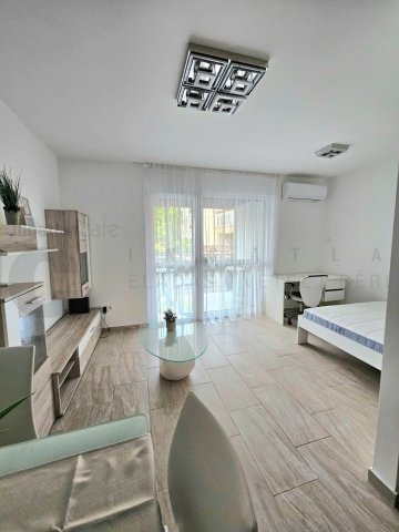 Kiadó téglalakás, albérlet, Szegeden, Bécsi körúton, 1 szobás