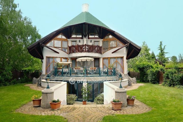 Eladó családi ház, Balatonszárszón 998 M Ft, 6 szobás