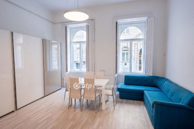 Eladó téglalakás, Budapesten, VI. kerületben 68 M Ft, 2 szobás