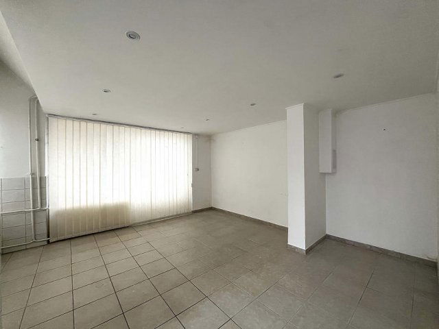 Kiadó üzlethelyiség, Budapesten, III. kerületben 270 E Ft / hó