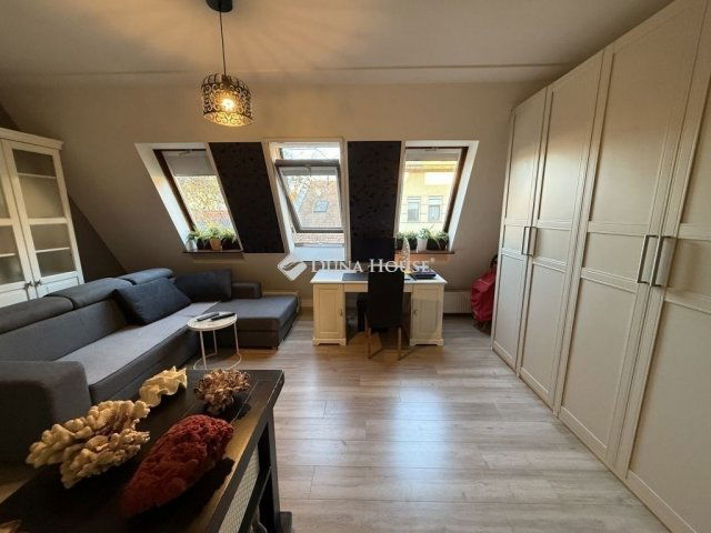 Eladó téglalakás, Kecskeméten 83.9 M Ft, 4 szobás