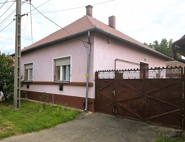 Eladó családi ház, Rakamazon 24.5 M Ft, 3 szobás