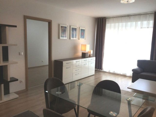 Kiadó téglalakás, albérlet, Pécsett, István utcában, 3 szobás