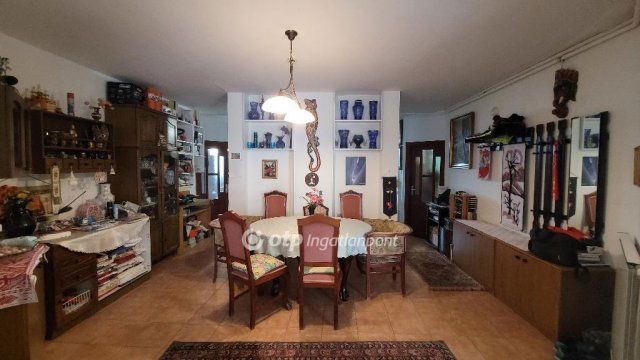 Eladó téglalakás, Budapesten, XII. kerületben 365 M Ft, 7 szobás