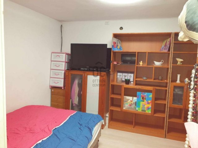 Eladó családi ház, Budapesten, III. kerületben 56.9 M Ft