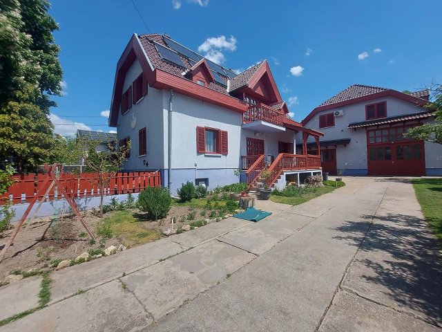 Eladó családi ház, Gödön 279 M Ft, 9 szobás