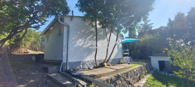 Eladó családi ház, Szentendrén 38.9 M Ft, 1 szobás