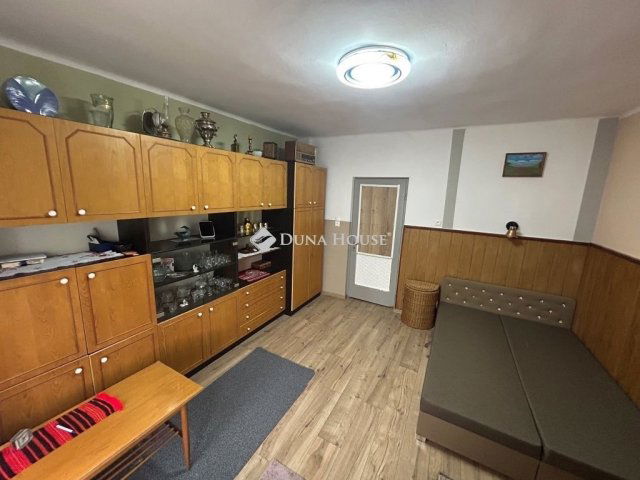 Eladó családi ház, Ócsán 88 M Ft, 6 szobás