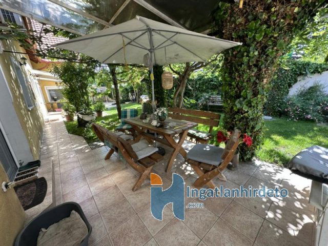 Eladó családi ház, Törökbálinton 345 M Ft, 8 szobás