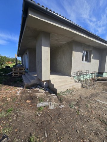 Eladó családi ház, Pusztaszabolcson 89.9 M Ft, 4 szobás