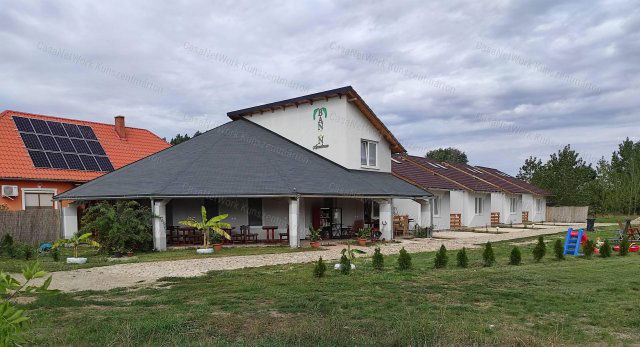 Eladó hotel, Cserkeszőlőn 185 M Ft, 5 szobás