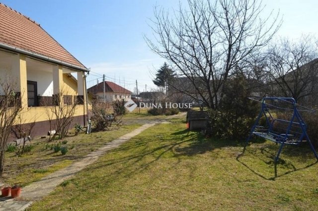 Eladó családi ház, Tápióbicskén 37.5 M Ft, 2 szobás