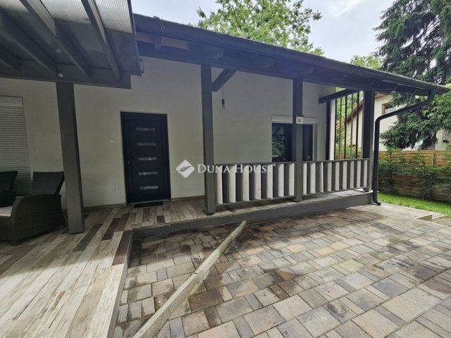 Eladó családi ház, Pócsmegyeren 94.9 M Ft, 3 szobás