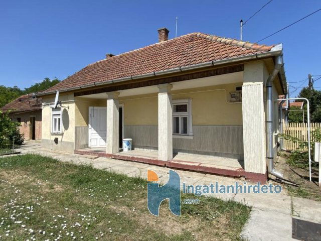 Eladó családi ház, Jászárokszálláson 18.5 M Ft, 2 szobás