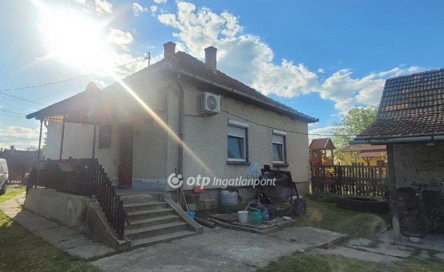 Eladó családi ház, Jászkisérén 19.9 M Ft, 2 szobás