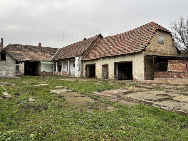 Eladó családi ház, Tarjánon 53 M Ft, 4 szobás