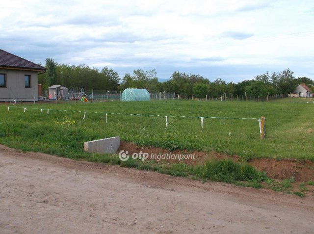 Eladó telek, Atkáron 15 M Ft / költözzbe.hu