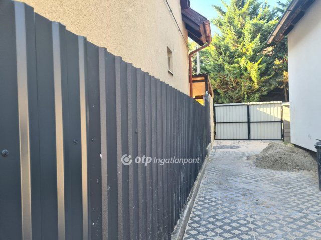 Eladó családi ház, Törökbálinton 170 M Ft, 9 szobás