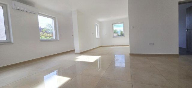 Eladó családi ház, Dunaharasztin 119.99 M Ft, 6 szobás
