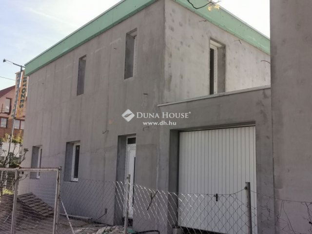 Eladó téglalakás, Érden 115 M Ft, 3 szobás