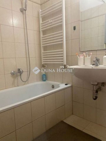 Eladó téglalakás, Budapesten, XVIII. kerületben 82.5 M Ft