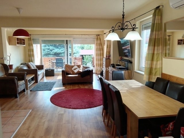 Eladó ikerház, Pécsett 118 M Ft, 6 szobás / költözzbe.hu